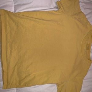 Super cute yellow tee
